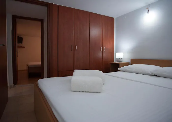 Golden View * Νέα Αγχίαλος