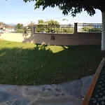 Golden View Néa Ankhíalos