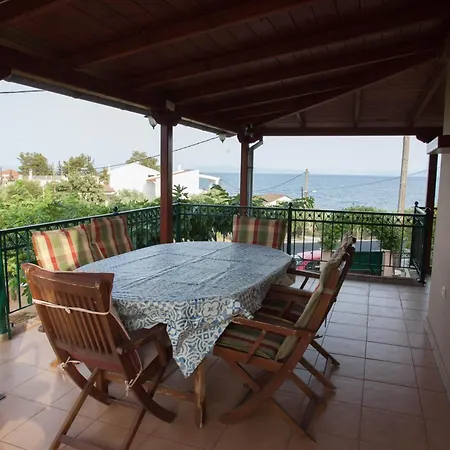 Golden View Néa Ankhíalos