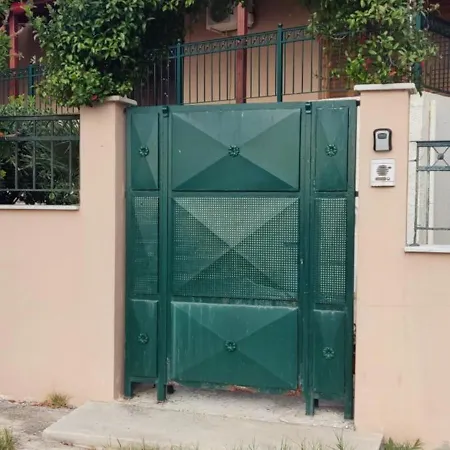 Apartamento Golden View Néa Ankhíalos