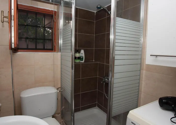 Apartament Golden View Néa Ankhíalos